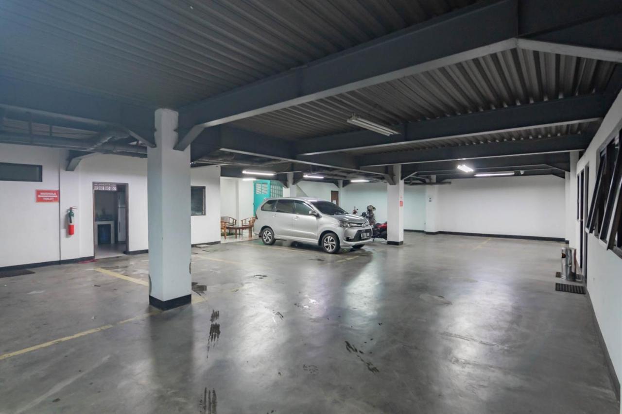 Reddoorz Plus At Buah Batu Бандунг Екстериор снимка