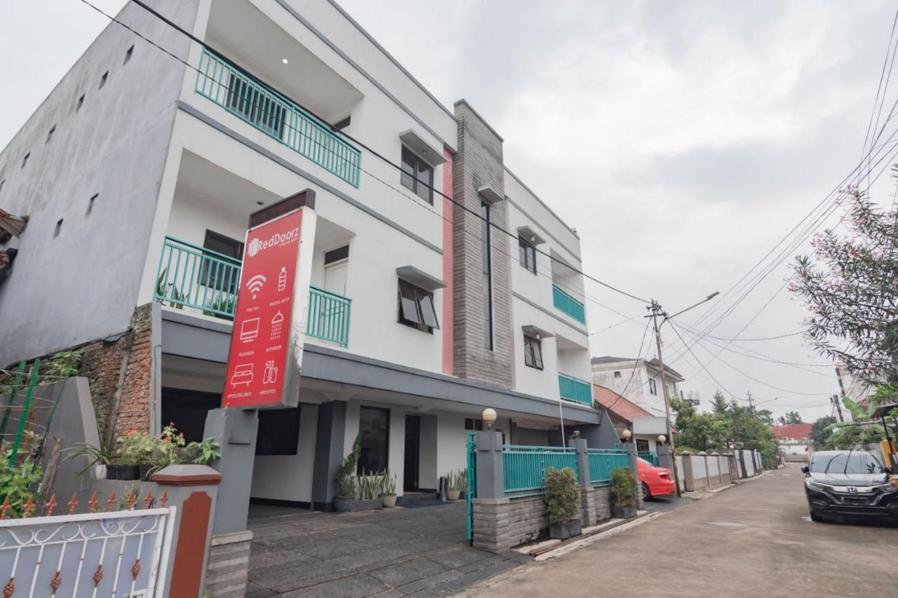 Reddoorz Plus At Buah Batu Бандунг Екстериор снимка