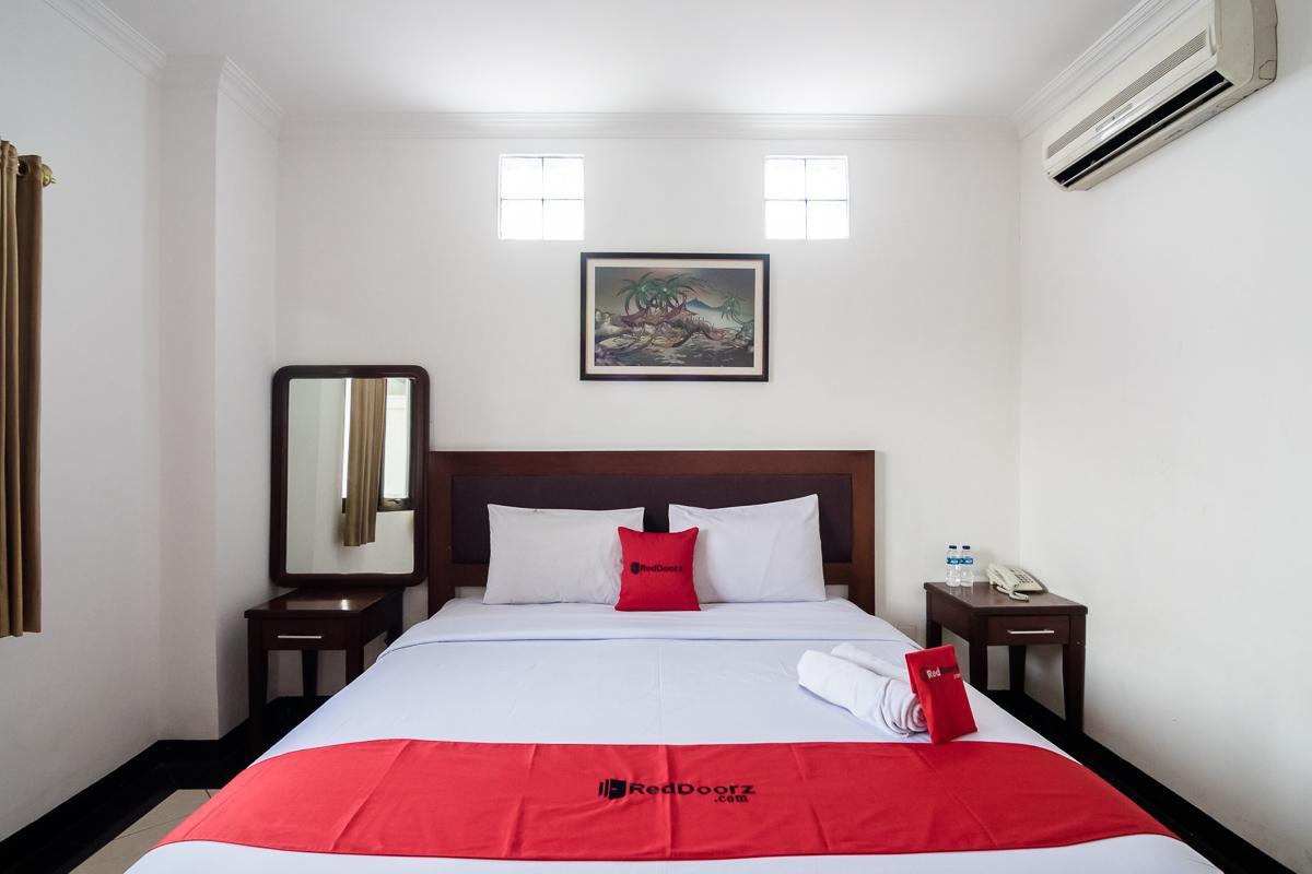 Reddoorz Plus At Buah Batu Бандунг Екстериор снимка