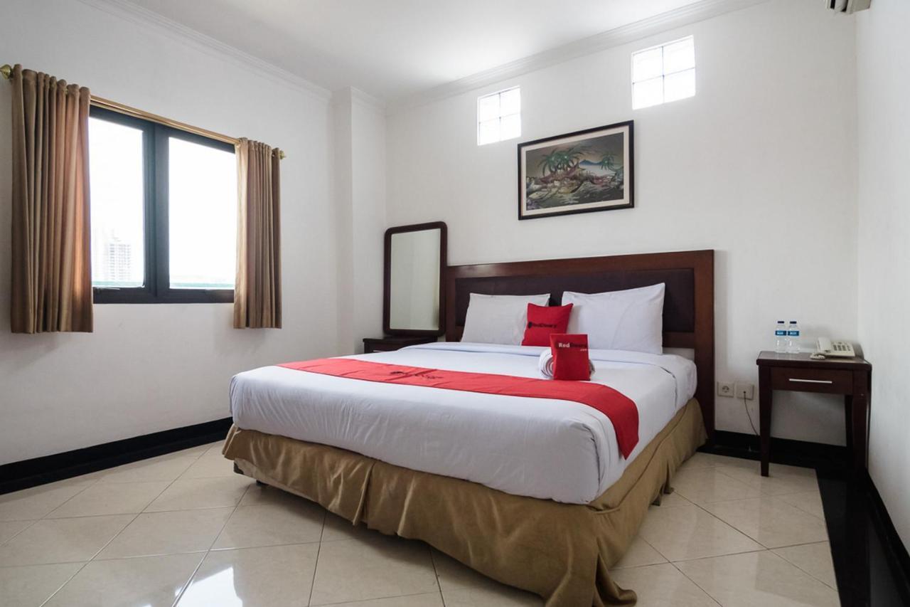 Reddoorz Plus At Buah Batu Бандунг Екстериор снимка