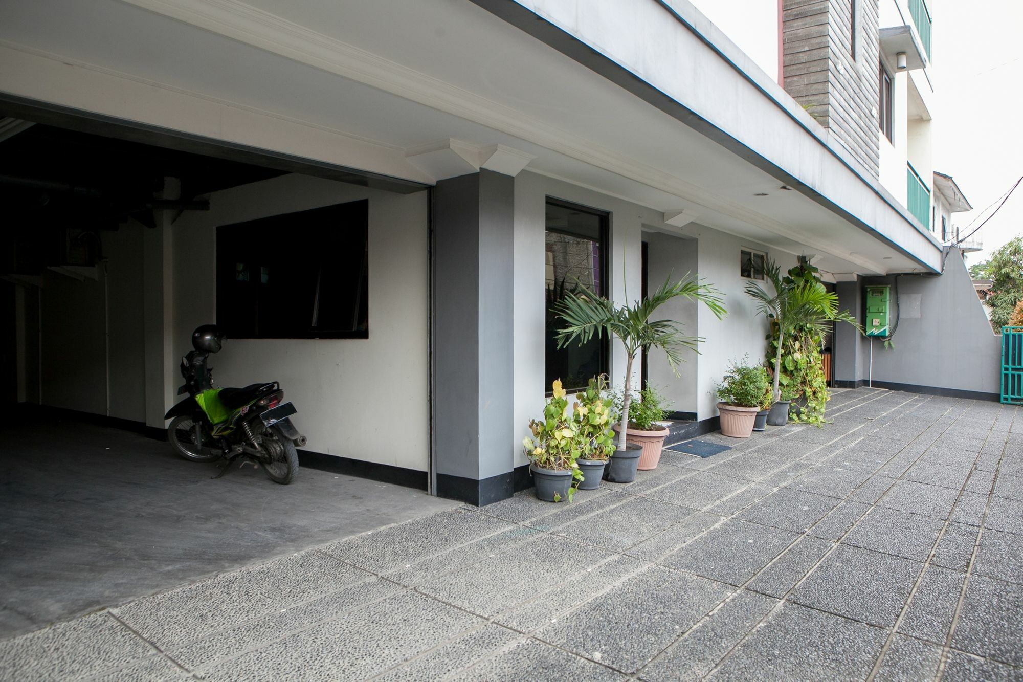 Reddoorz Plus At Buah Batu Бандунг Екстериор снимка